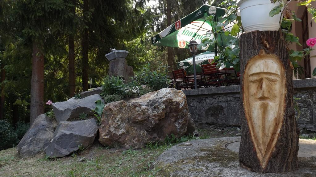 Ezuestfenyo Hotel Telkibánya Dış mekan fotoğraf