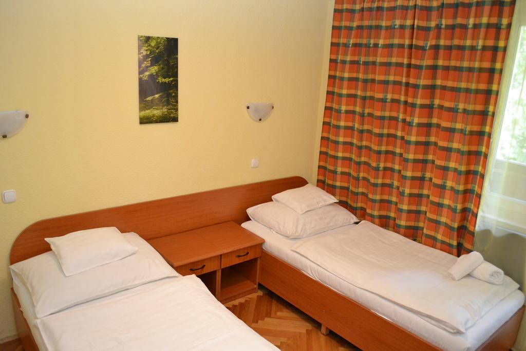 Ezuestfenyo Hotel Telkibánya Dış mekan fotoğraf