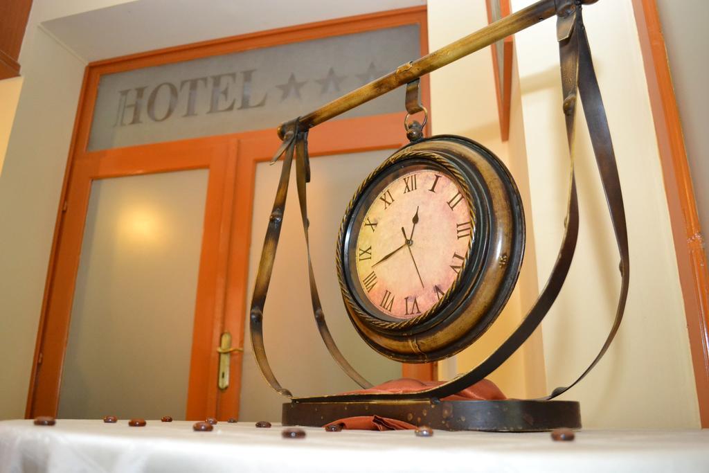 Ezuestfenyo Hotel Telkibánya Dış mekan fotoğraf