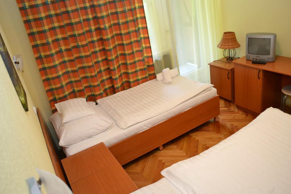 Ezuestfenyo Hotel Telkibánya Dış mekan fotoğraf