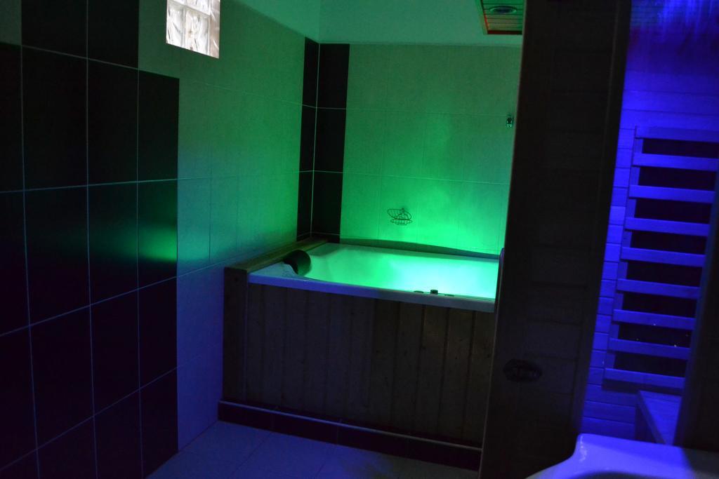 Ezuestfenyo Hotel Telkibánya Dış mekan fotoğraf