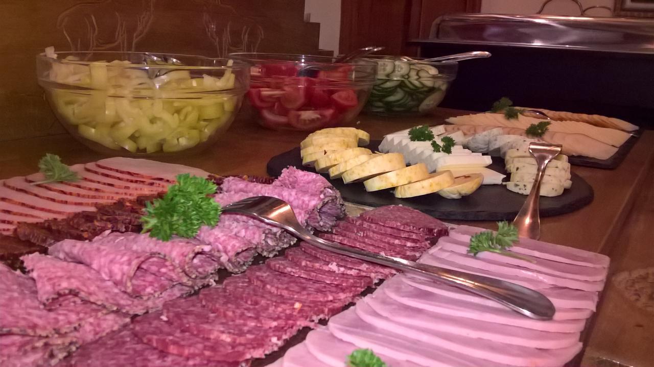 Ezuestfenyo Hotel Telkibánya Dış mekan fotoğraf